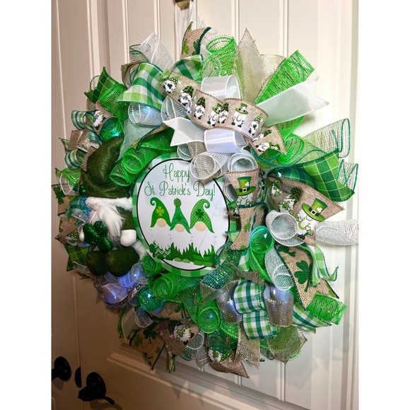 Handmade St. Patrick’s Gnome Ribbon Prelit Wreath 22 ins LED W5 - Picture 3 of 11